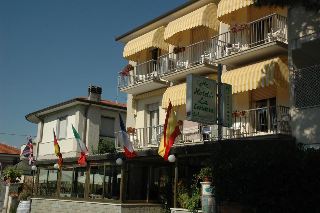 Hotel Ristorante La Terrazza Лидо-ди-Камайоре Экстерьер фото